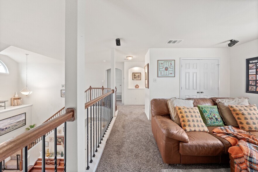 Building Photo - 5516 Pinery Dr