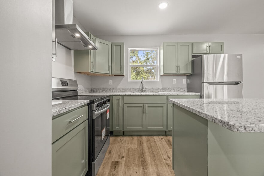 Kitchen - 14002 Creely Dr SW