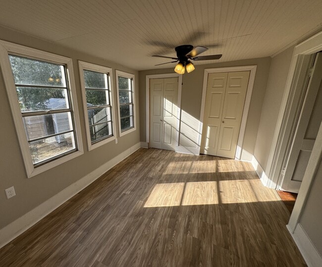 Building Photo - 117 Gardner St