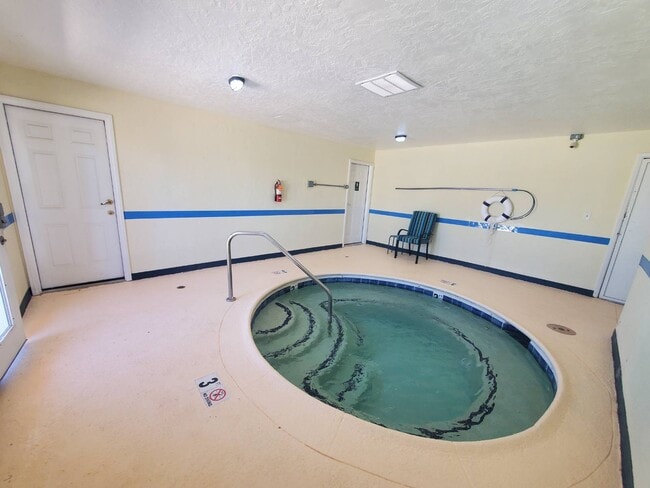 Building Photo - 4100 N Romero Rd