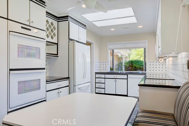 Building Photo - 5089 Ovalo
