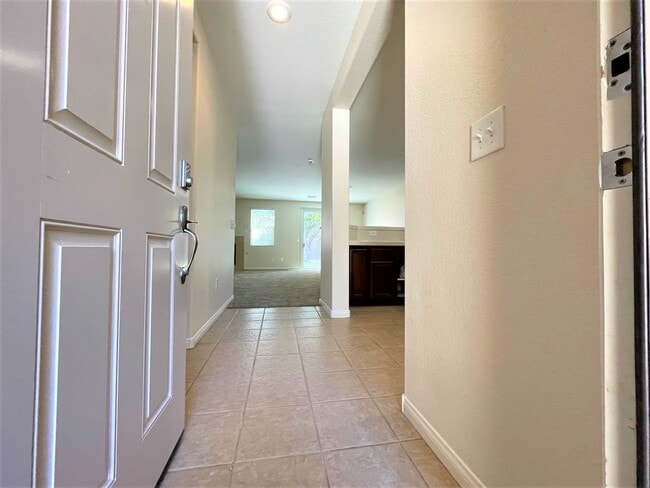 Building Photo - Enjoy mini park in your backyard! Single-story home in Aliante community