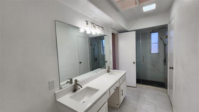 Building Photo - 1526 Silverleaf Dr