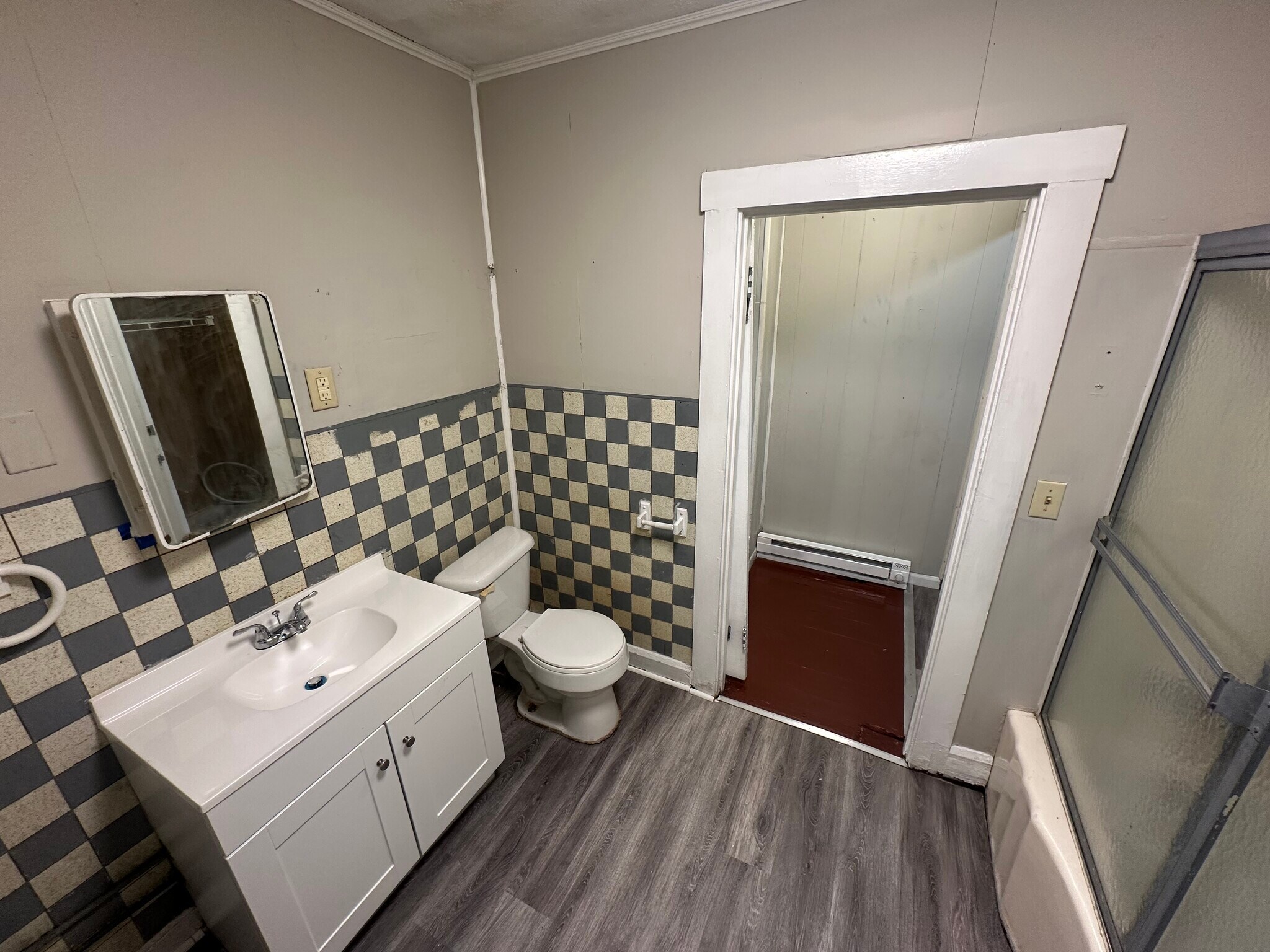 Building Photo - 218 Holmes St