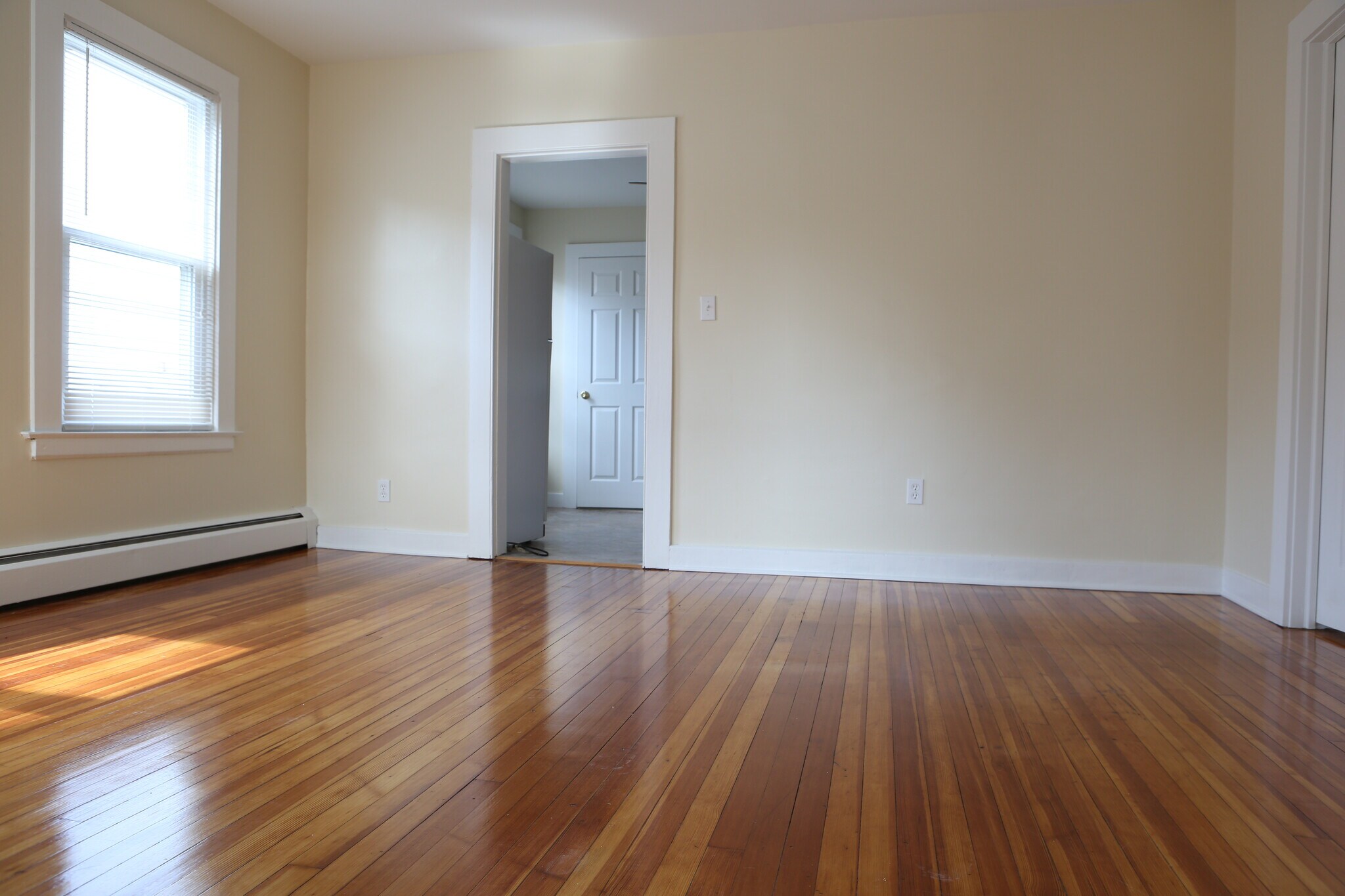 Building Photo - 33 S Cherry St