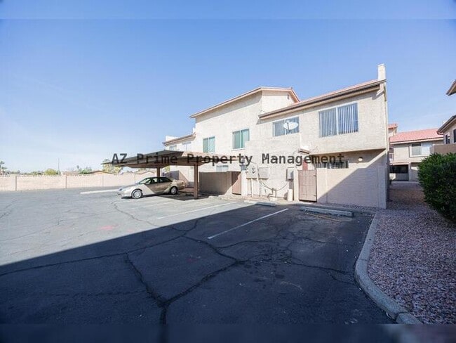 Building Photo - 4828 W Orangewood Ave