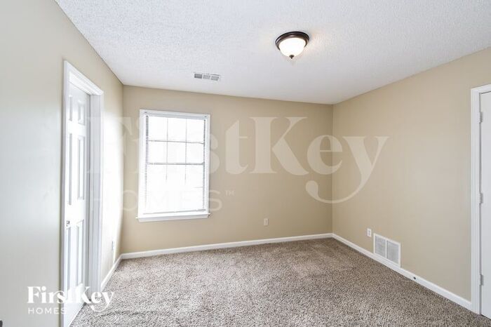 Building Photo - 3734 Oakmoor Cir E