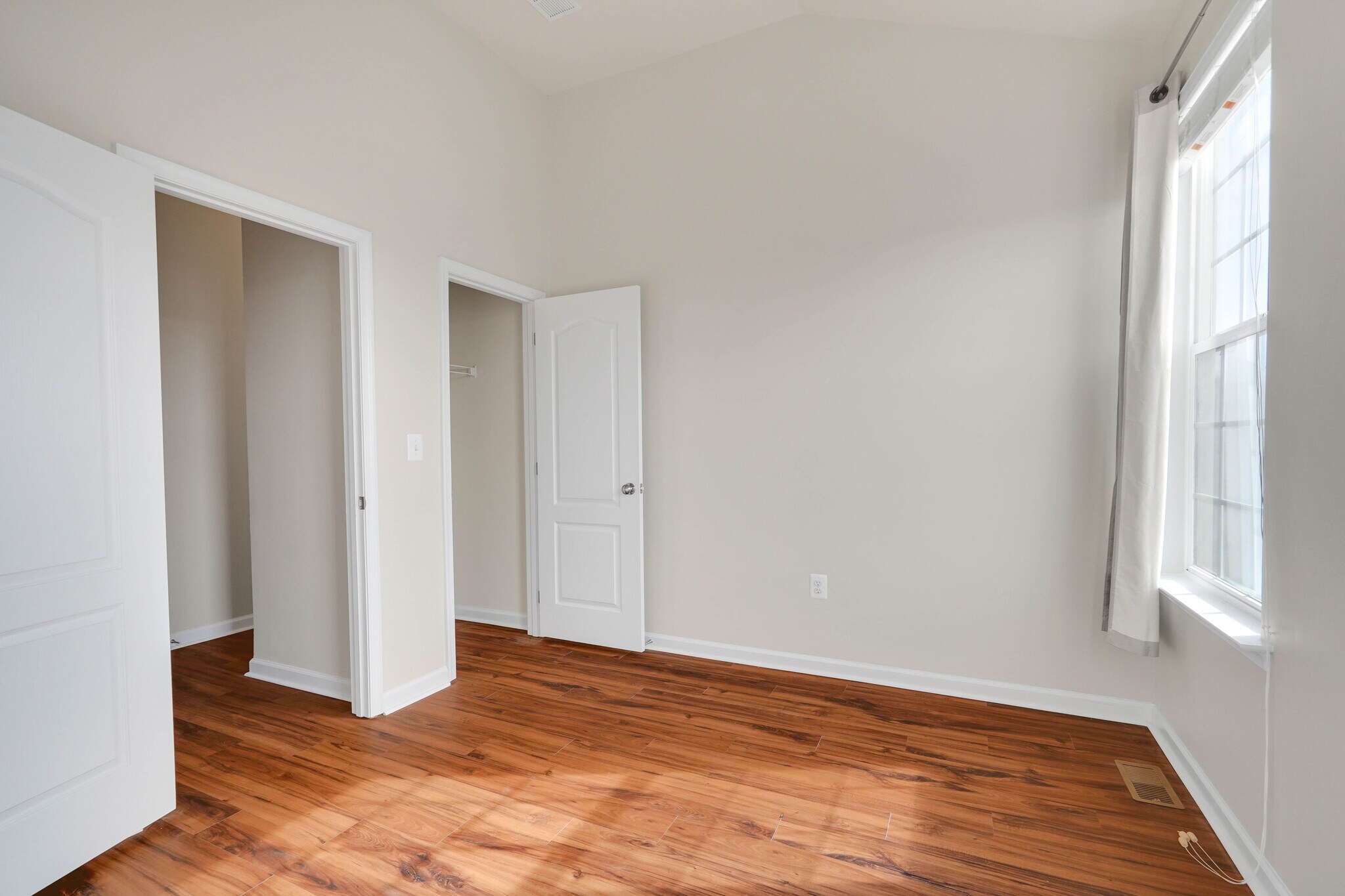 Building Photo - 6 Lamplighter Ln