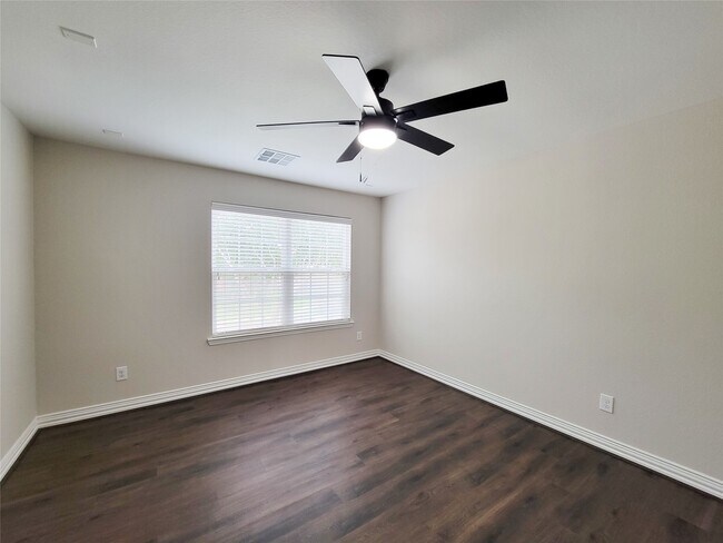 Building Photo - 21422 Beverly Chase Dr