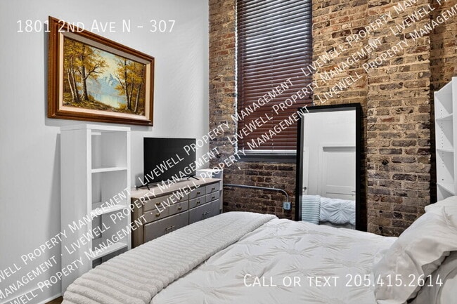 Building Photo - 1801 2nd Ave N