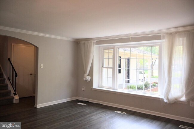 Building Photo - 5218 Caroline Cir