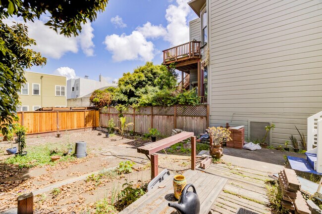 Building Photo - 1185 S Van Ness Ave
