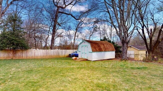 Building Photo - 107 Summerglen Dr