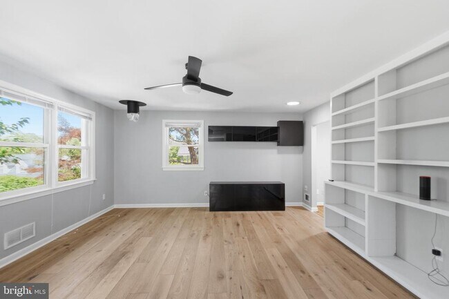 Building Photo - 3141 Clayborne Ave
