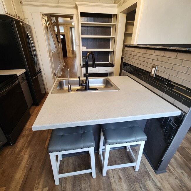 Building Photo - 720-722 W Granite