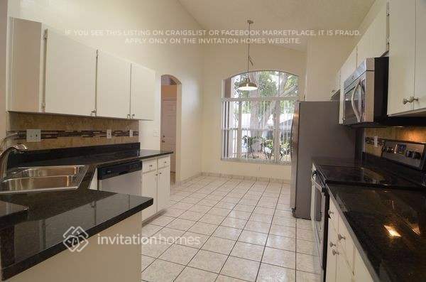 Building Photo - 1605 Elk Spring Dr