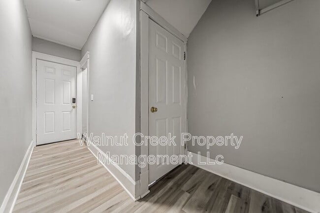 Building Photo - 839 Allison Ave