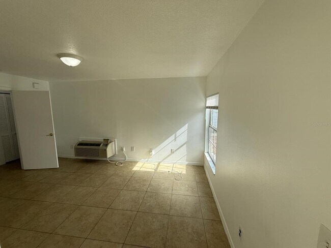 Building Photo - 316 Mango Dr