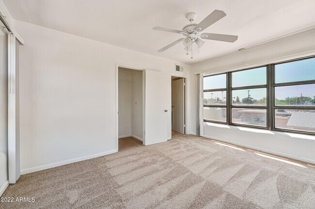 Building Photo - 3949 E Earll Dr