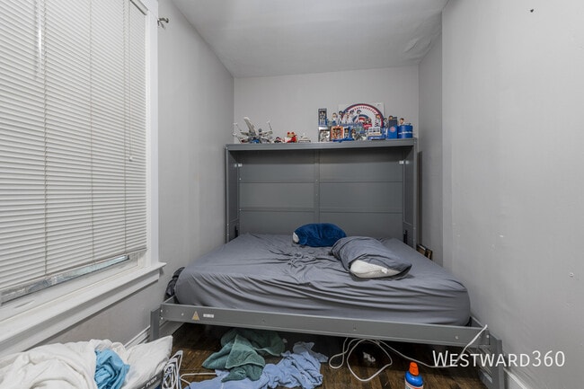 Building Photo - 3707 N Bosworth Ave