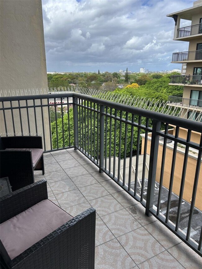 Building Photo - 3590 Coral Wy