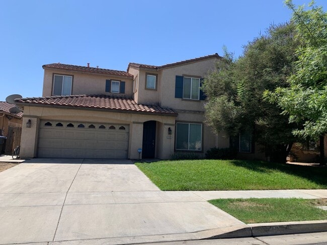 Building Photo - 6 BR 3 BA 2 Story home available in Visali...