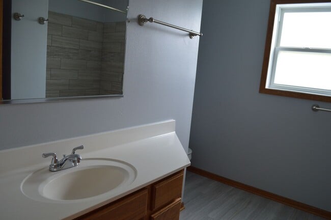 Building Photo - 1512