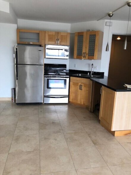 Building Photo - 3949 Los Feliz Blvd