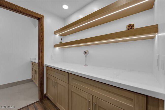 Building Photo - 2513 Wimbledon Dr