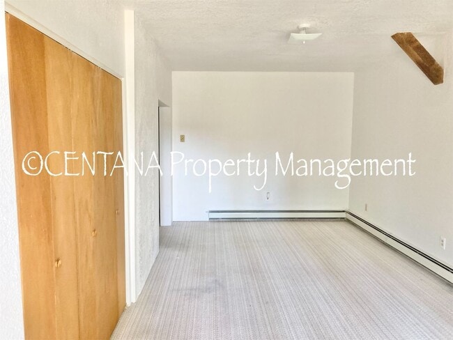Building Photo - Large home with a huge yard on the West si...