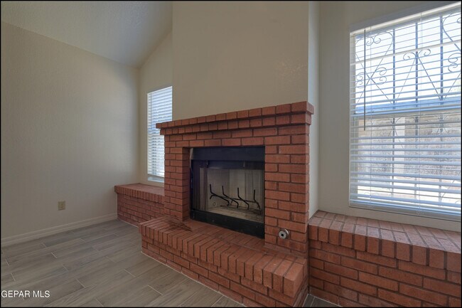 Building Photo - 129 Torrey Pines Dr