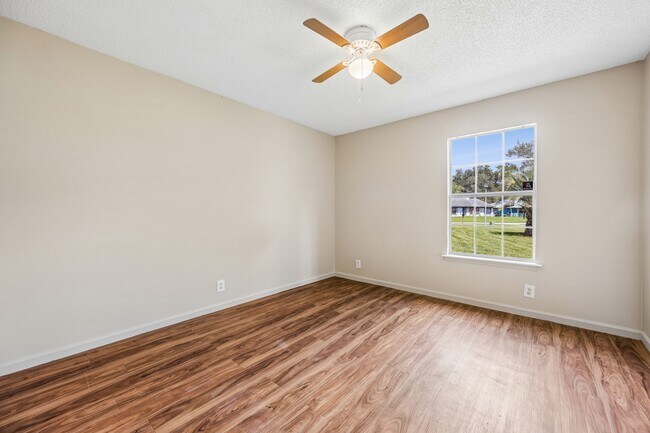 Building Photo - 117 Pinedale Dr
