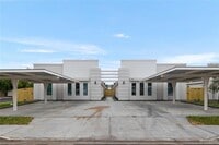 Building Photo - 1415 Petri Dr