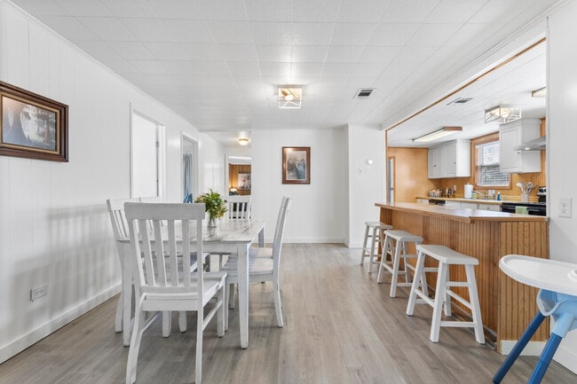 Building Photo - 10104 Johns Bayou Rd