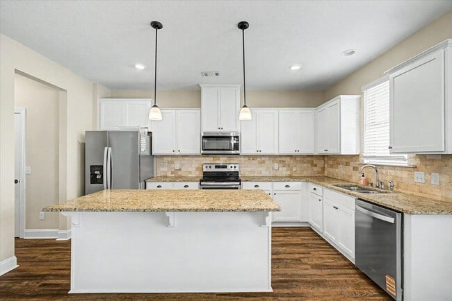 Building Photo - 4 Bed/3.5 Bath Home in The Palms at New Hampstead
