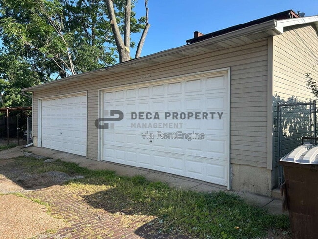 Building Photo - 2304 Russell Blvd