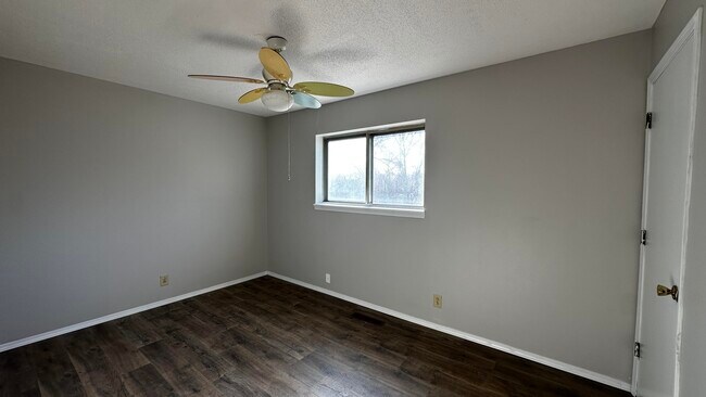 Building Photo - 4605 Grandview Ct