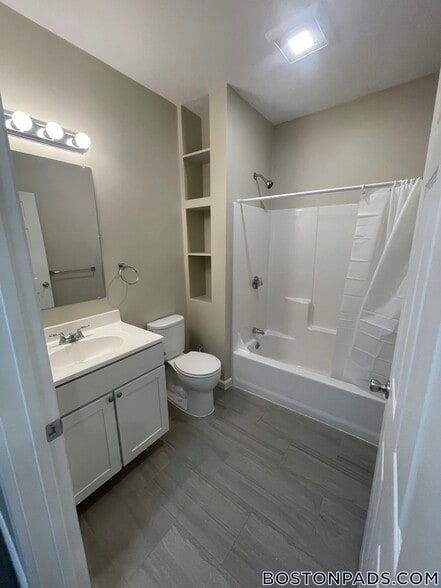 Building Photo - 191 N Common St