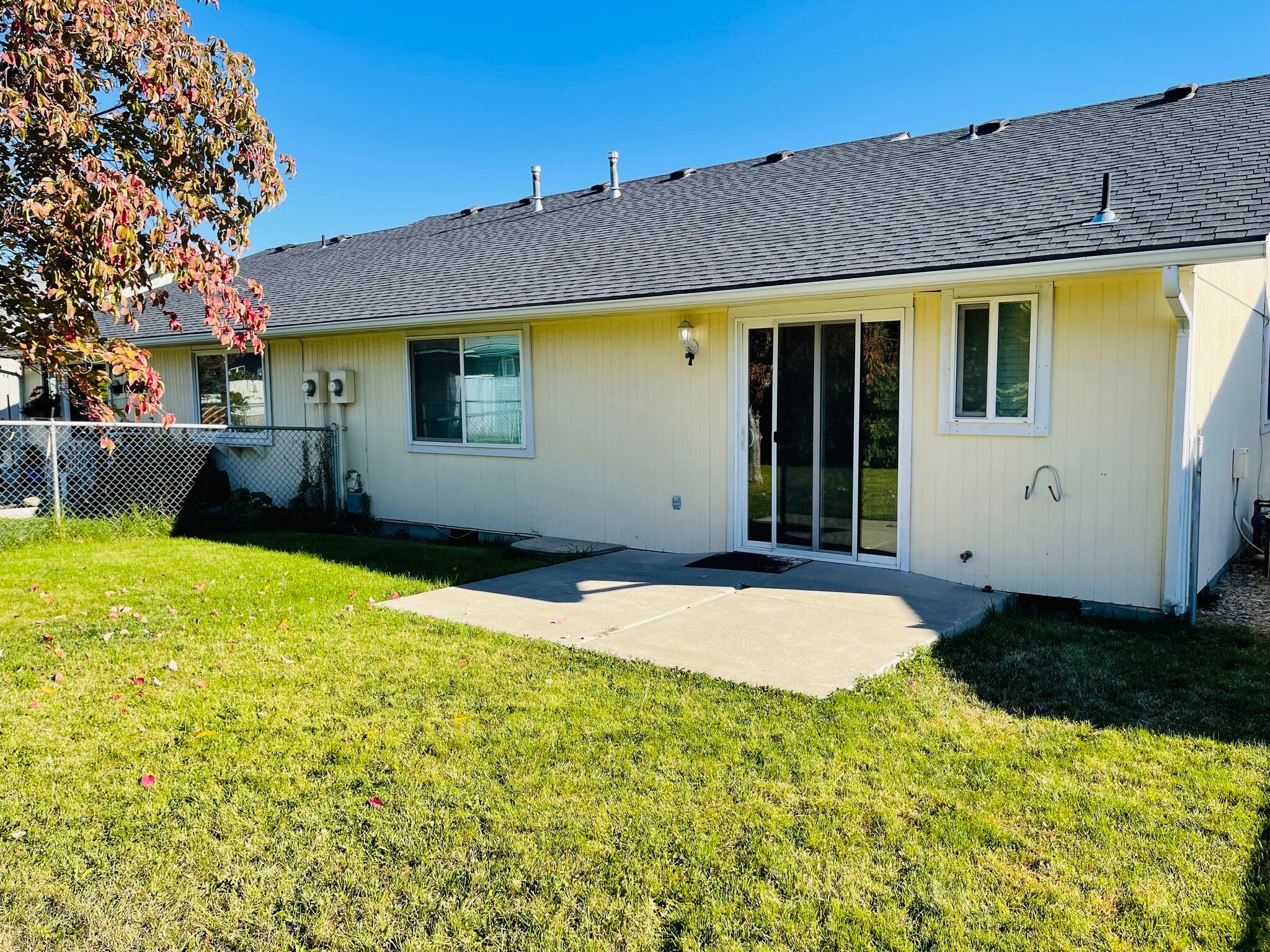 Back Patio - 906 N 34th Ave
