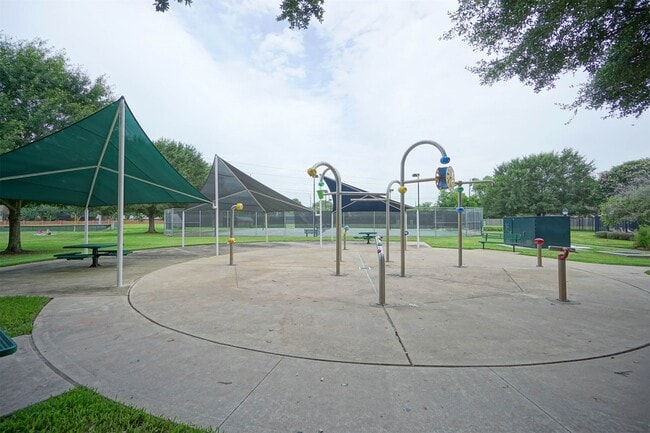 Building Photo - 5602 Whisper Ridge Dr