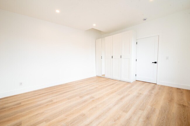 Building Photo - 4525 Brown St