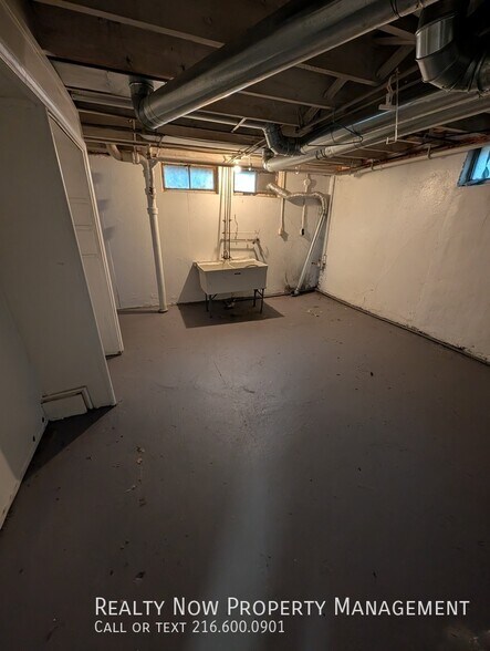 Building Photo - 27471 Forestview Ave