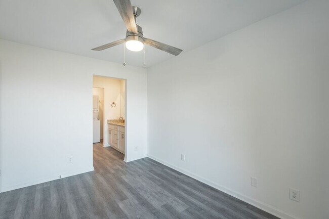 Building Photo - 73 Shallowford Rd