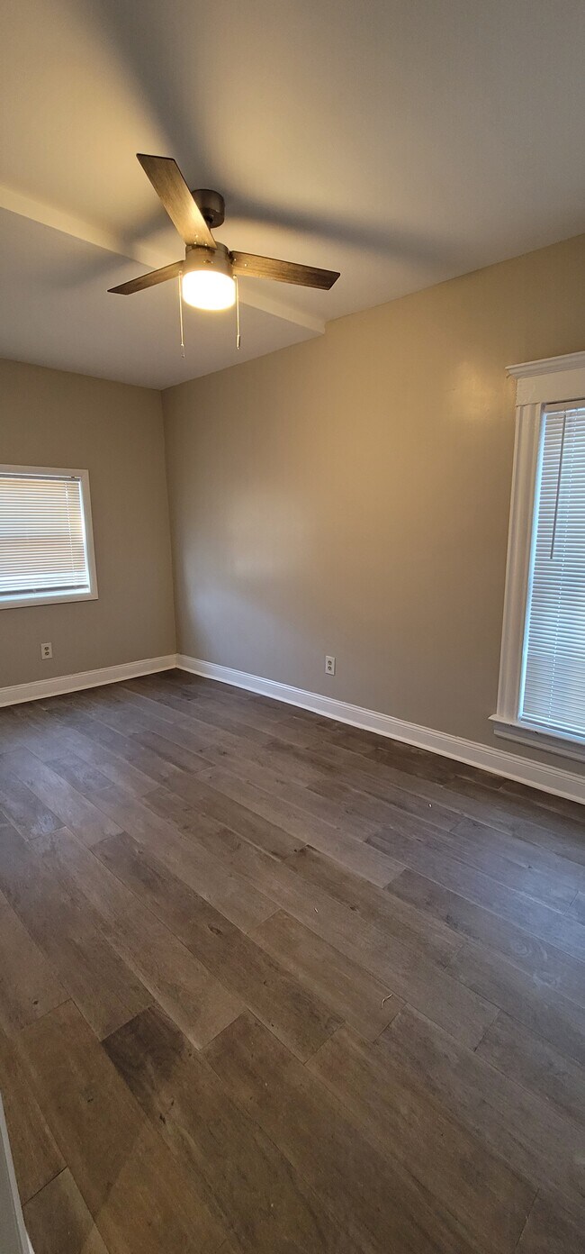 Building Photo - 16 Ayer Pl