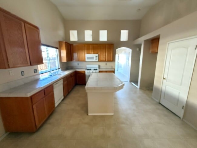 Building Photo - Charming 4-Bedroom Home in Emerald Estates