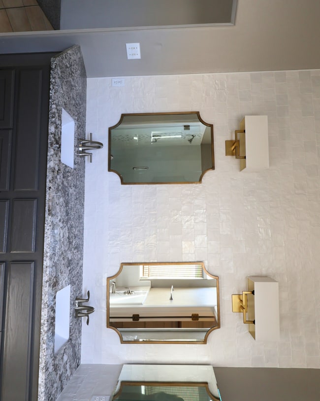 Building Photo - Spacious Beautiful 4-bedroom, 2-bath single-family home in Northwest Bakersfield, Move In Today!