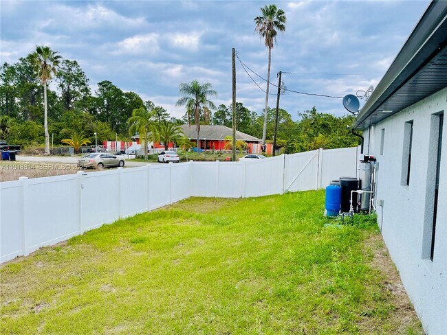 Building Photo - 1703 Edison Ave