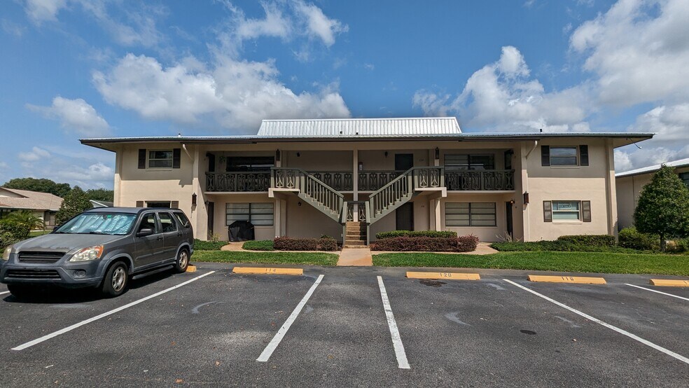 Building Front - 116 Fairway Ct