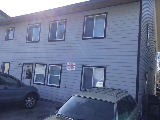 Building Photo - 324 S Asbury St