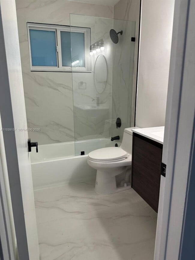 Building Photo - 5023 SW 93rd Ave